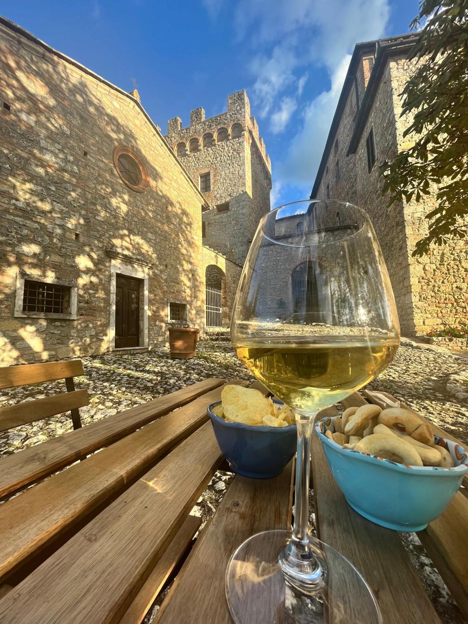 Castel Pietraio Villa Монтериджони Екстериор снимка